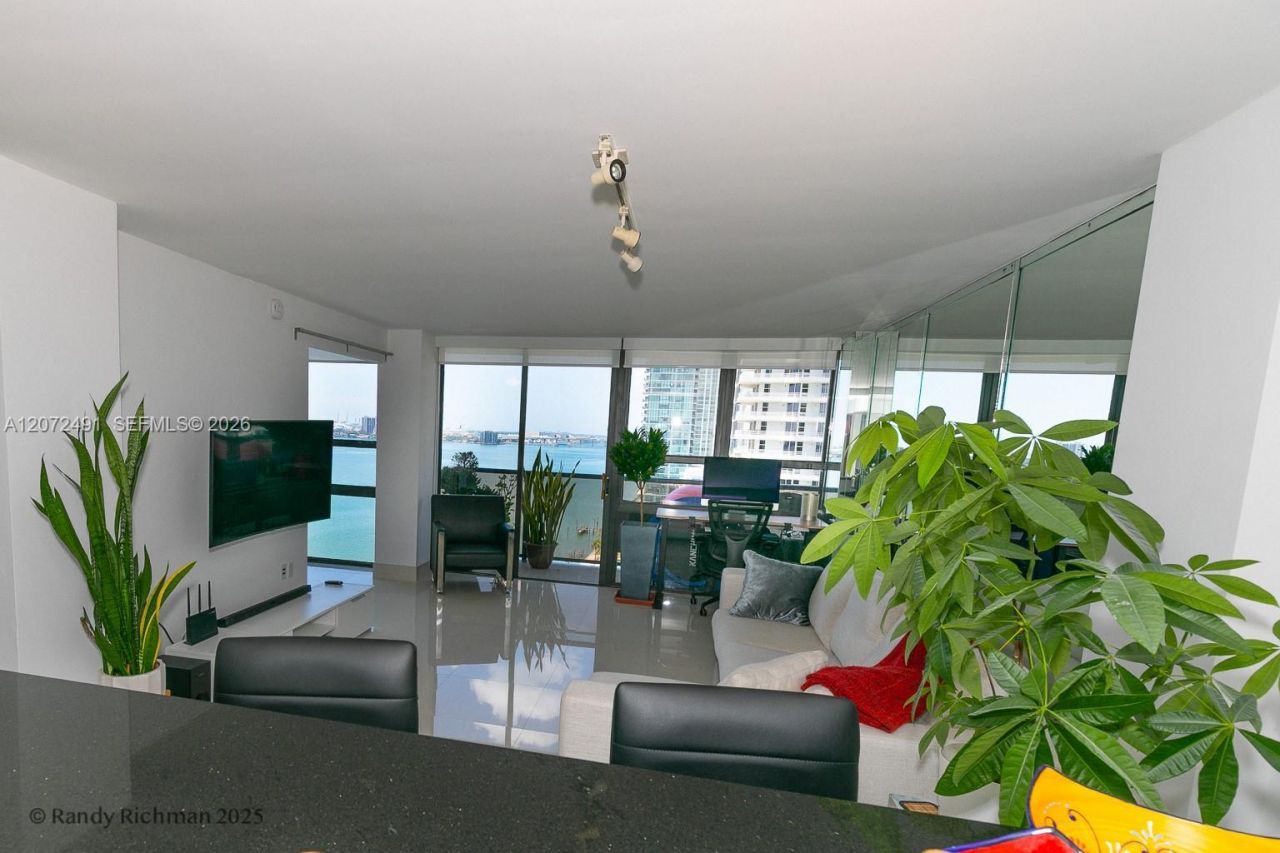 600 NE 36th St, Unit 1820, Miami, FL 33137 Photo