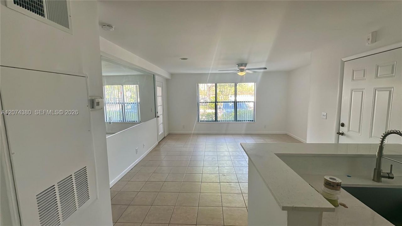 4096 N Pine Island Rd , Unit 2112, Sunrise, FL 33351 Photo