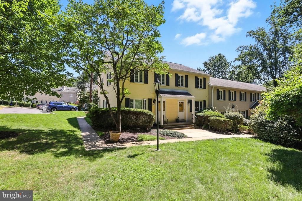 9882 Hollow Glen Place, Unit 2534, Silver Spring, MD 20910 Main Photo