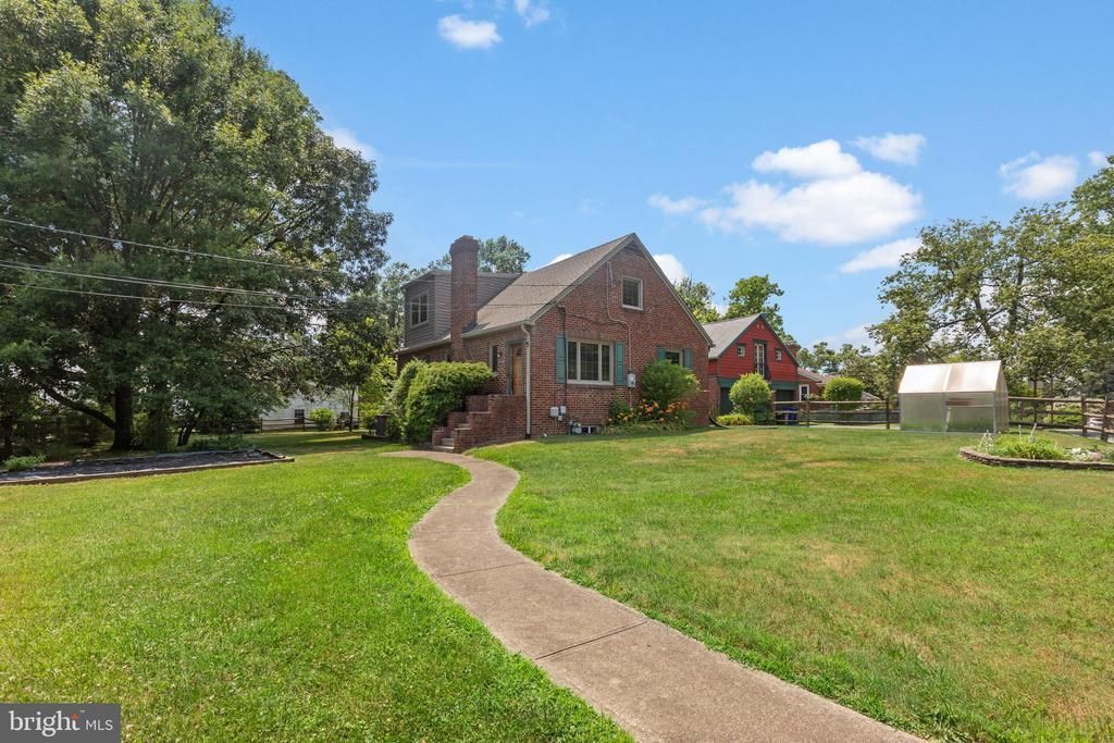 8522 EDMONSTON ROAD, BERWYN HEIGHTS, MD 20740
