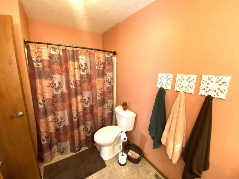 310 Woodview Drive, Bellefontaine, OH 43311 Photo 14