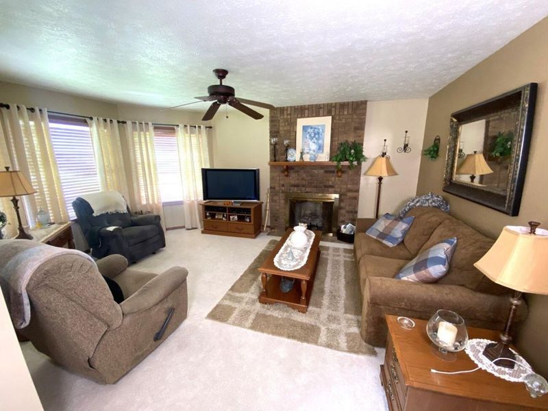 310 Woodview Drive, Bellefontaine, OH 43311 Photo 3