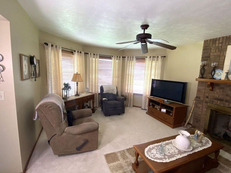 310 Woodview Drive, Bellefontaine, OH 43311 Photo 5