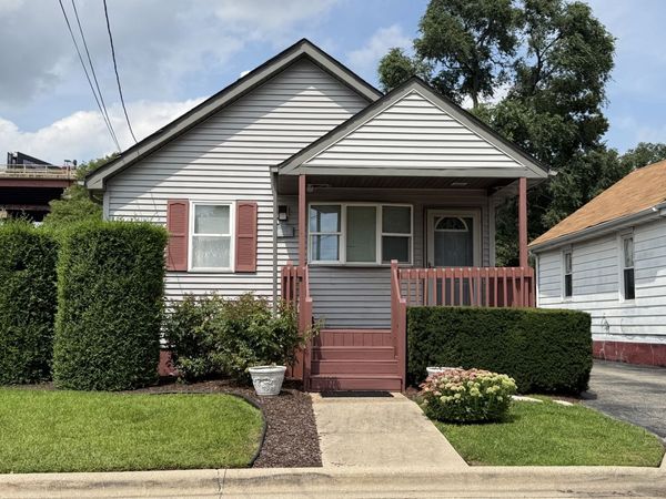 225 Davis Street, Joliet, IL 60436