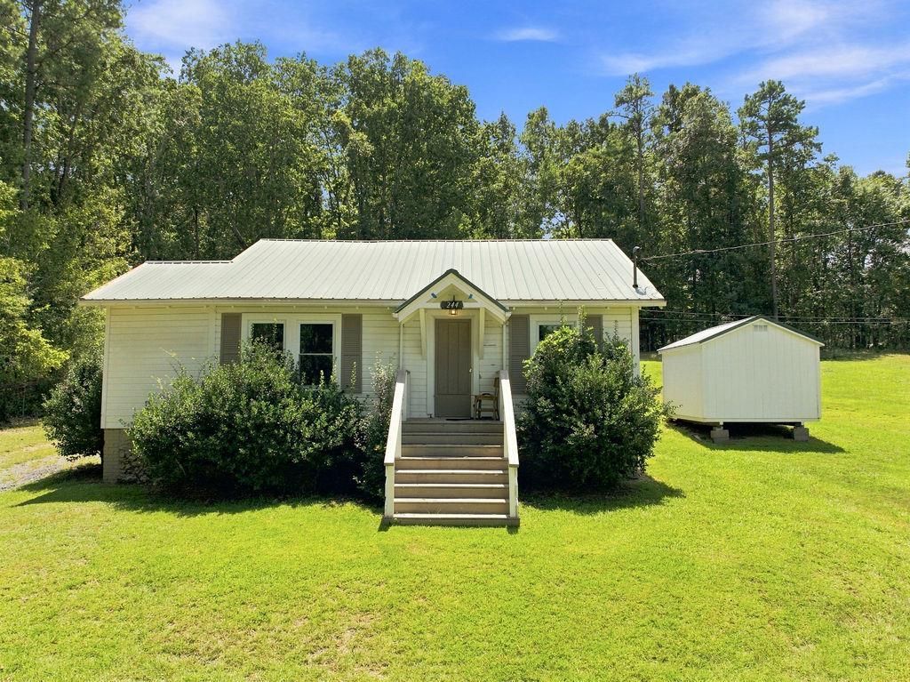 244 Pleasant Valley Road Se, Silver Creek, GA 30173 Main Photo