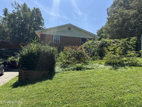 1107 Vermont Ave, Etowah, TN 37331