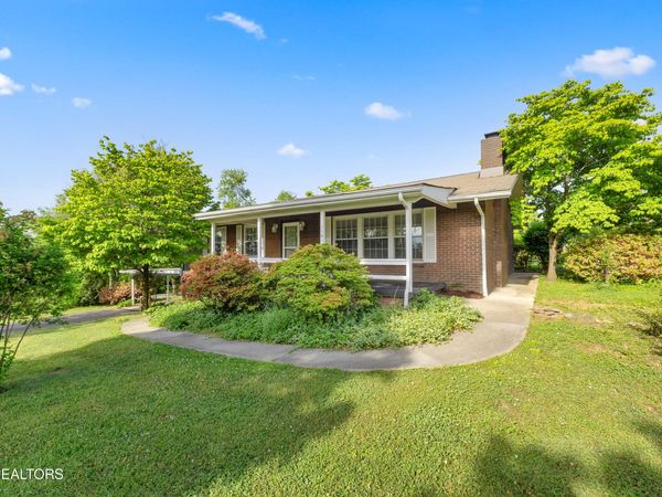 1141 Sanders Rd, Knoxville, TN 37923