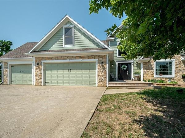 1581 Shawnee Road, Pomona, KS 66076