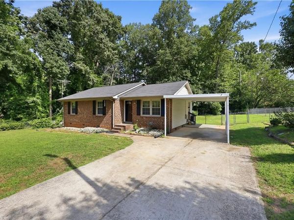 5503 Mallard Drive, Browns Summit, NC 27214