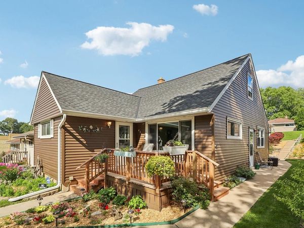 4554 S 48th STREET, Greenfield, WI 53220
