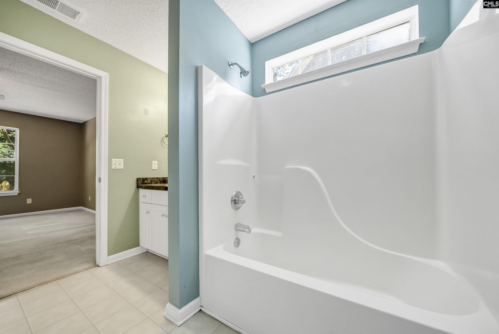 135 Merowey Court Photo 15