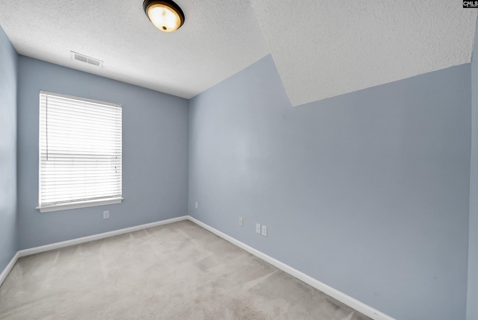 135 Merowey Court Photo 22