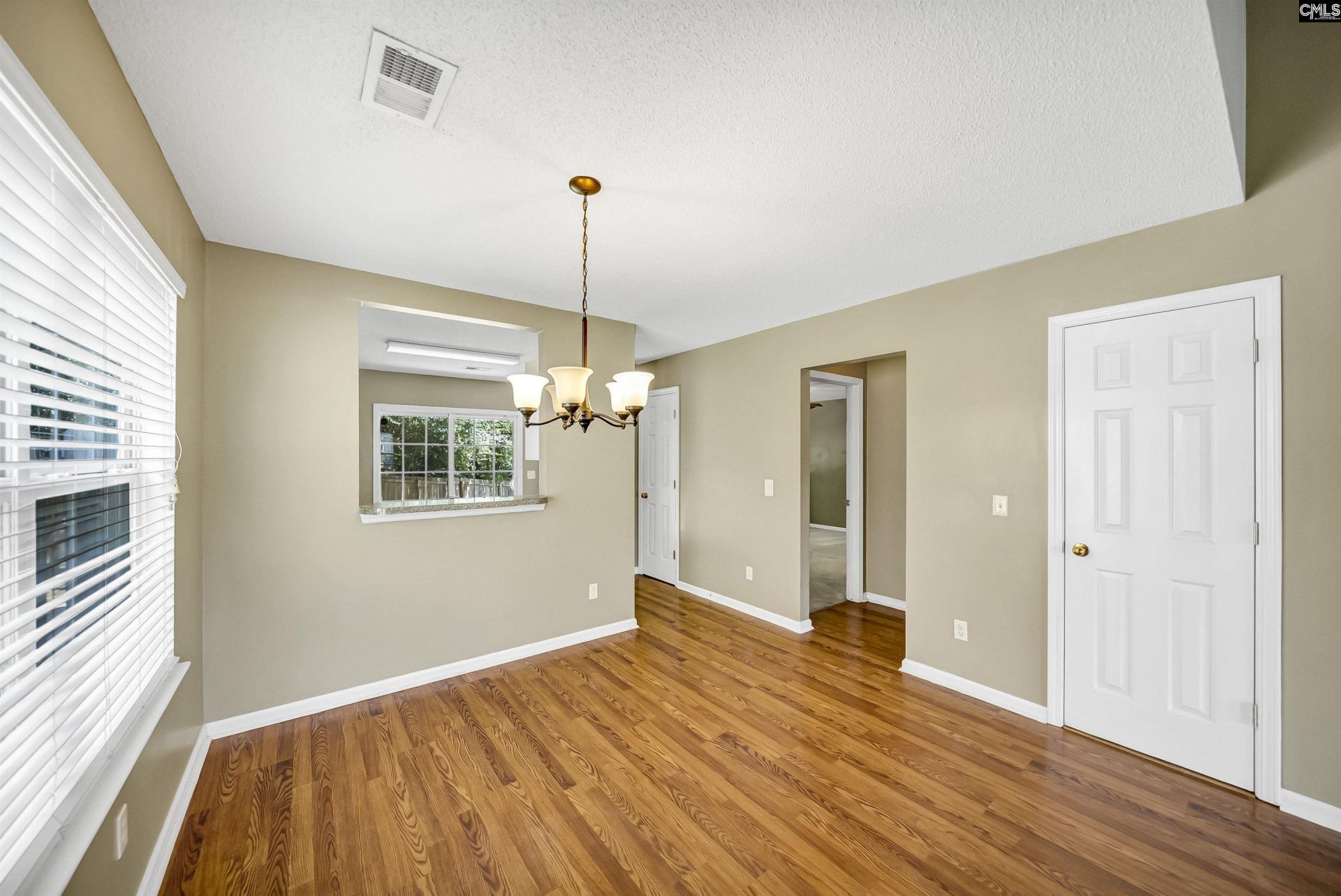 135 Merowey Court Photo 7