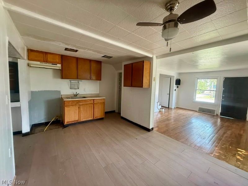 24801 Fisher Road, Euclid, OH 44117 Photo 7