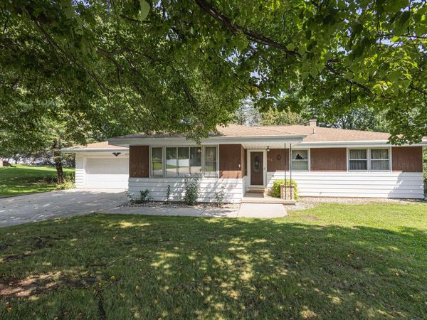 204 E Pleasant Street, South Wayne, WI 53587