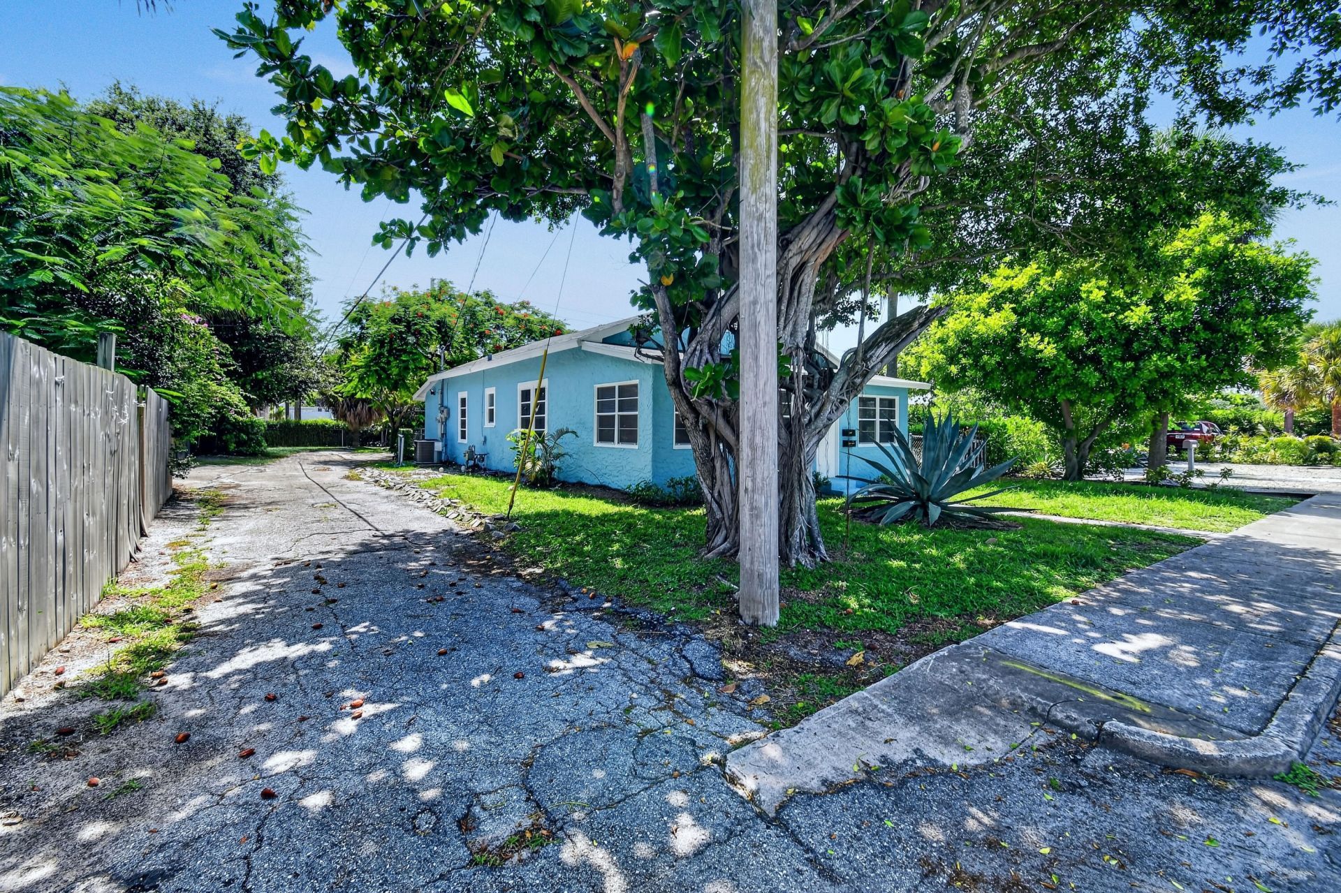3714 Henry Avenue, West Palm Beach, FL 33405 Photo