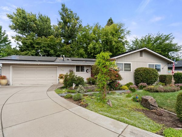 95 Donna Way, Central Point, OR 97502