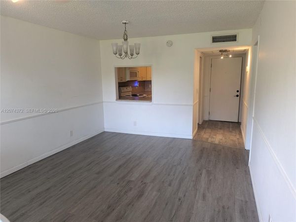 9471 Evergreen Pl, Unit 106, Davie, FL 33324