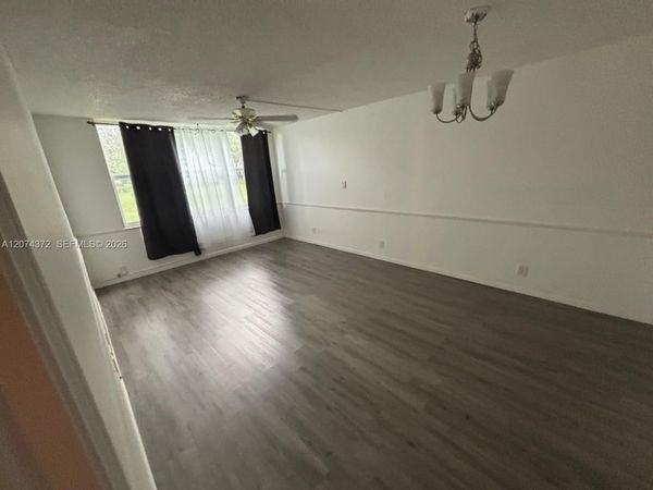 9471 Evergreen Pl , Unit 106, Davie, FL 33324