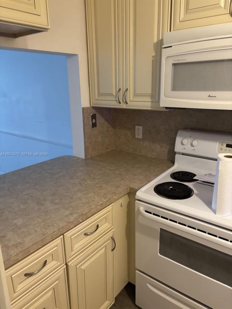 9471 Evergreen Pl, Unit 106, Davie, FL 33324 Photo