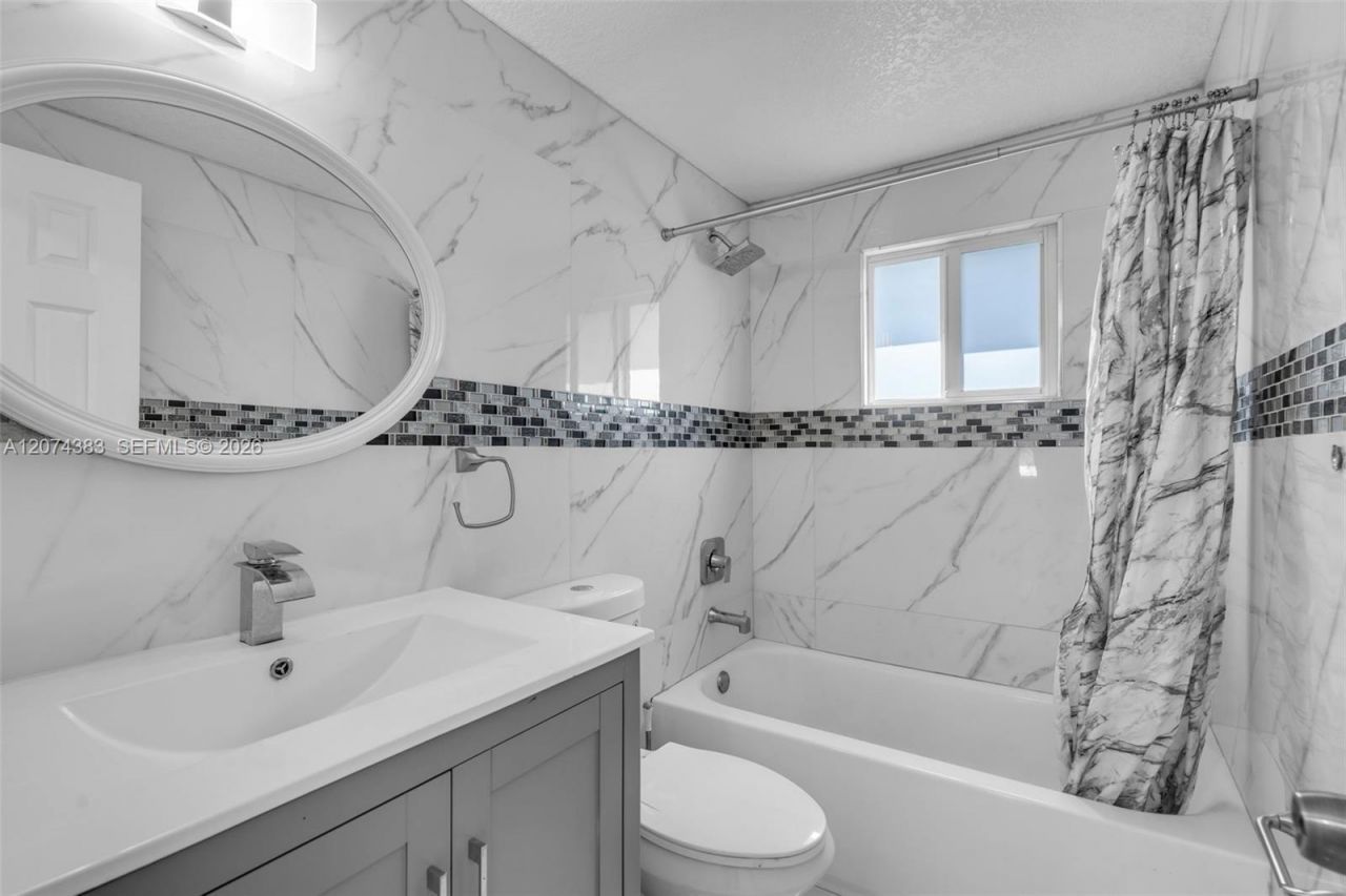 330 NW 82nd Ter , Miami, FL 33150 Photo