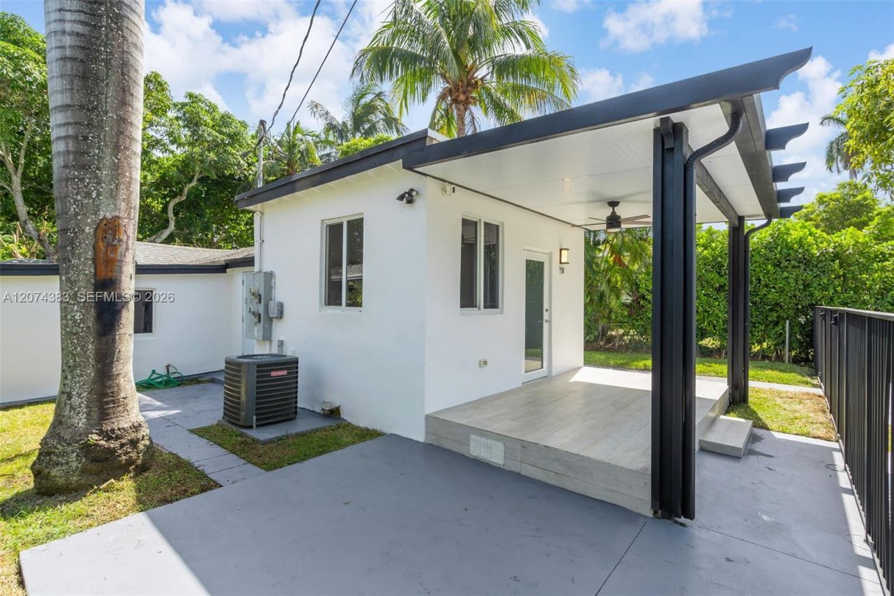 330 NW 82nd Ter , Miami, FL 33150 Photo