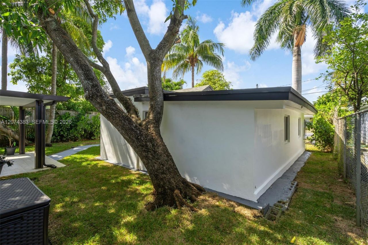 330 NW 82nd Ter , Miami, FL 33150 Photo