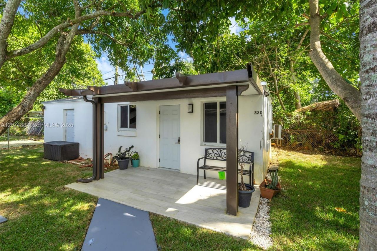 330 NW 82nd Ter , Miami, FL 33150 Photo