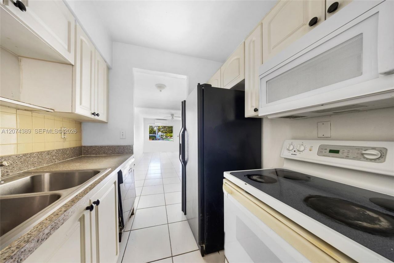 625 75th St , Miami Beach, FL 33141 Photo