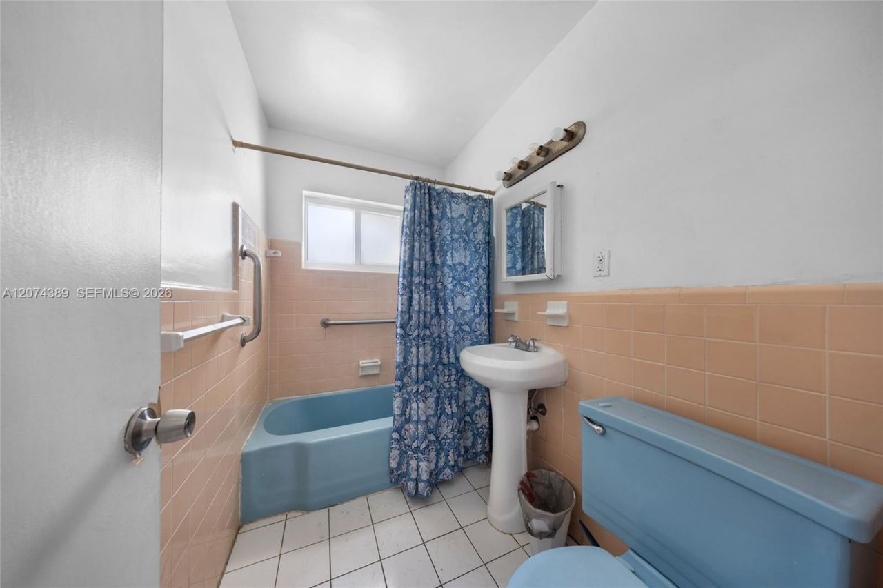 625 75th St , Miami Beach, FL 33141 Photo
