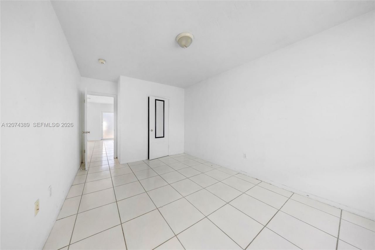 625 75th St , Miami Beach, FL 33141 Photo