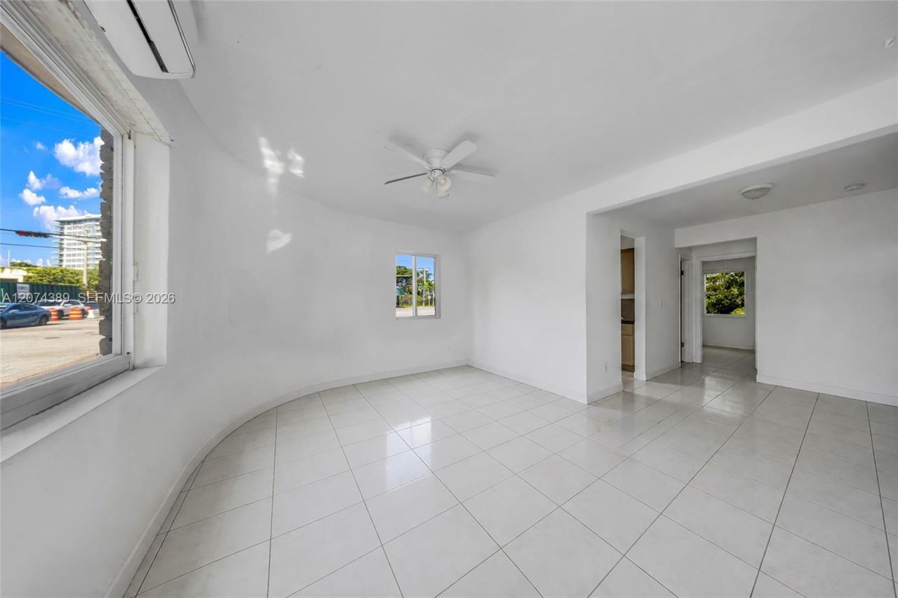 625 75th St , Miami Beach, FL 33141 Photo