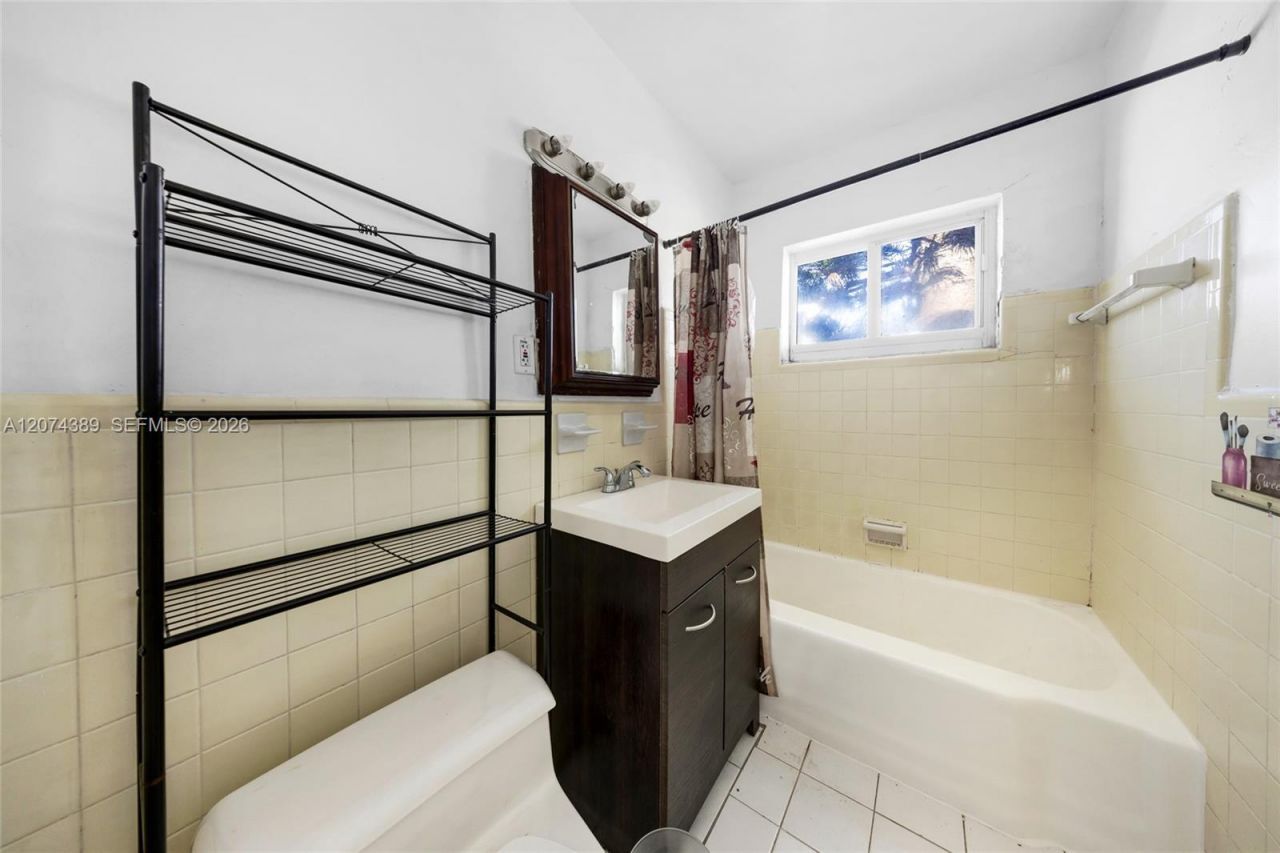 625 75th St , Miami Beach, FL 33141 Photo