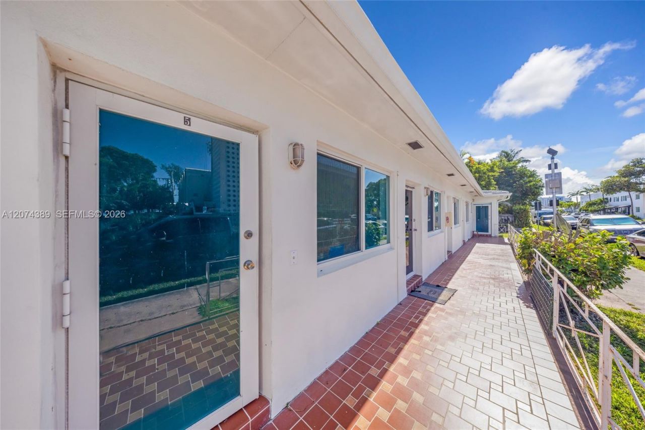 625 75th St , Miami Beach, FL 33141 Photo