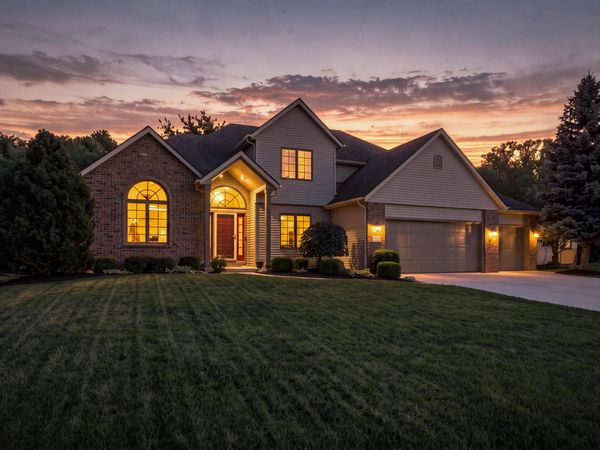 2223 Deer Lodge Place, Fort Wayne, IN 46818