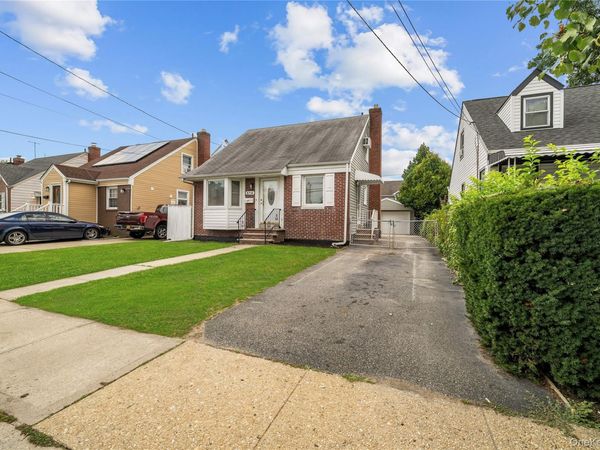370 Locust Avenue , Uniondale, NY 11553