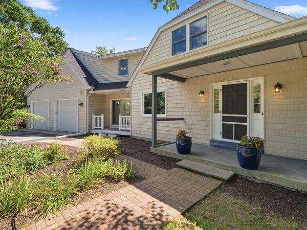 5 Locust St, North Reading, MA 01864