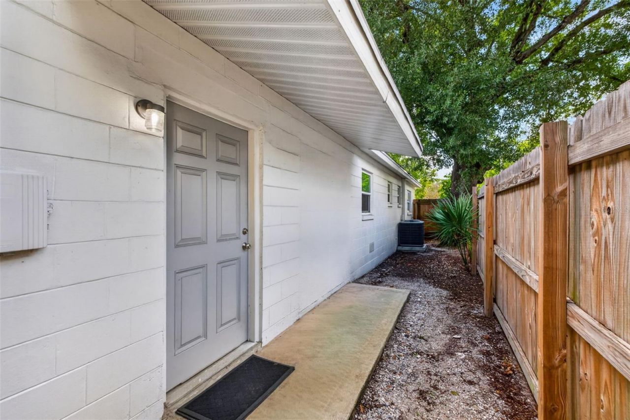 2175 43rd Avenue N, Saint Petersburg, FL 33714 Photo