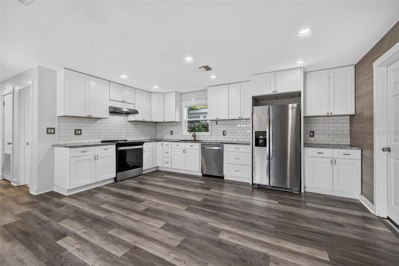 2175 43rd Avenue N, Saint Petersburg, FL 33714 Photo