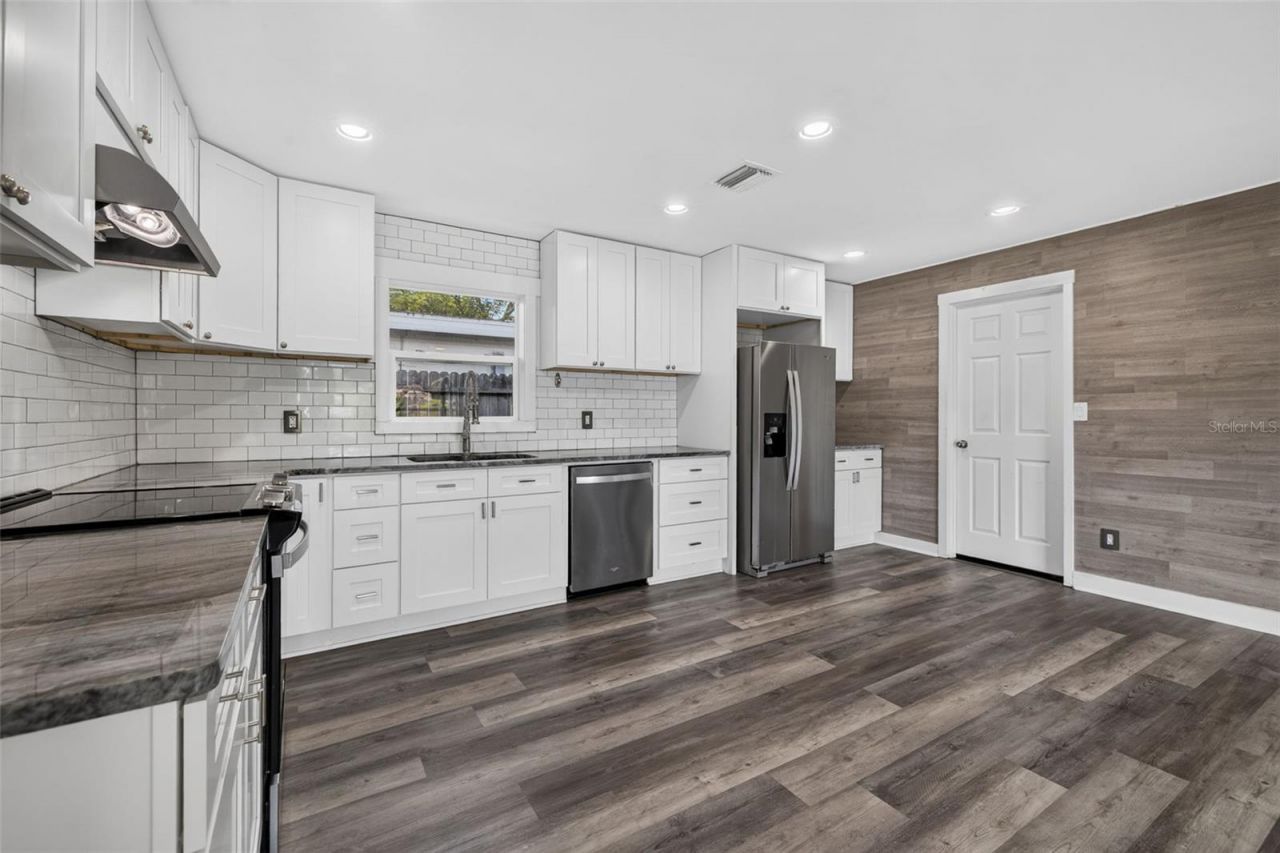 2175 43rd Avenue N, Saint Petersburg, FL 33714 Photo
