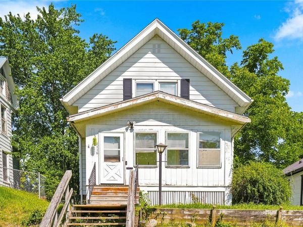 1116 A Avenue NW, Cedar Rapids, IA 52405