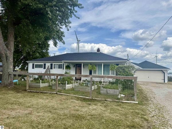 5380 Baldwin Road N, St Louis, MI 48880