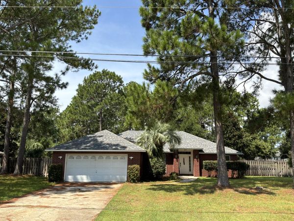 2013 Bahama Drive, Navarre, FL 32566