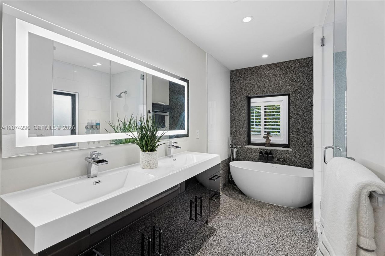 231 Fluvia Ave , Unit -, Coral Gables, FL 33134 Photo