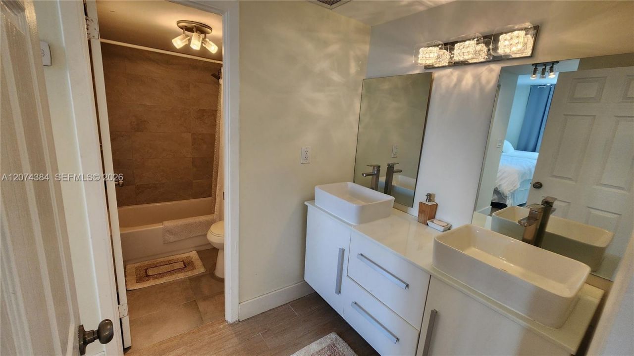 500 Bayview Dr , Unit 1725, Sunny Isles Beach, FL 33160 Photo