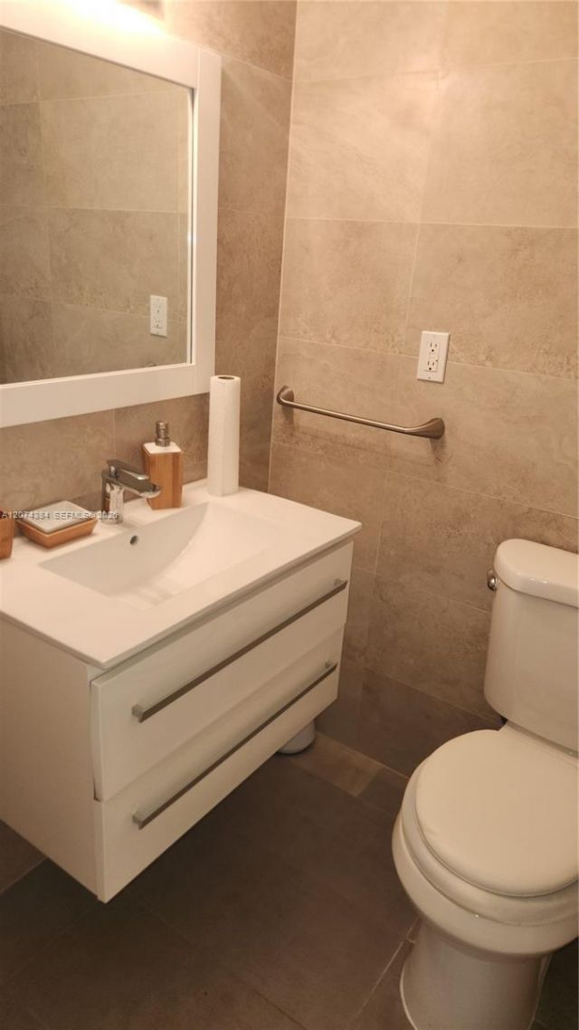 500 Bayview Dr , Unit 1725, Sunny Isles Beach, FL 33160 Photo