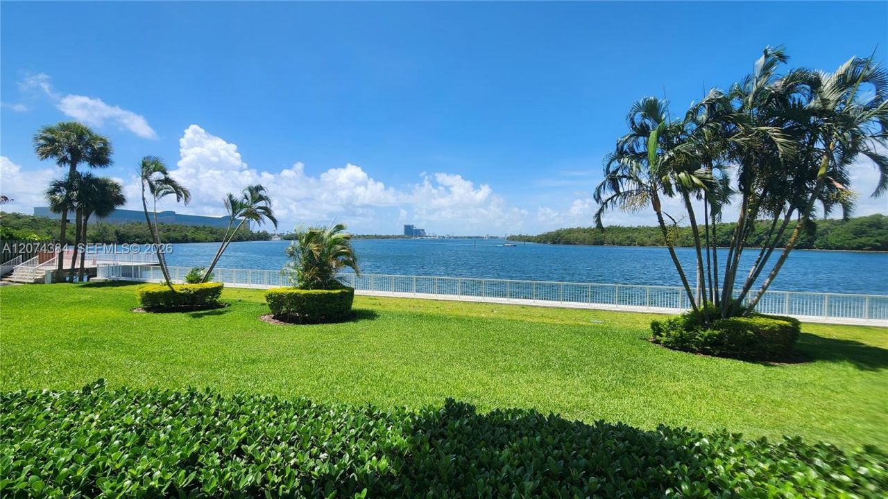 500 Bayview Dr , Unit 1725, Sunny Isles Beach, FL 33160 Photo
