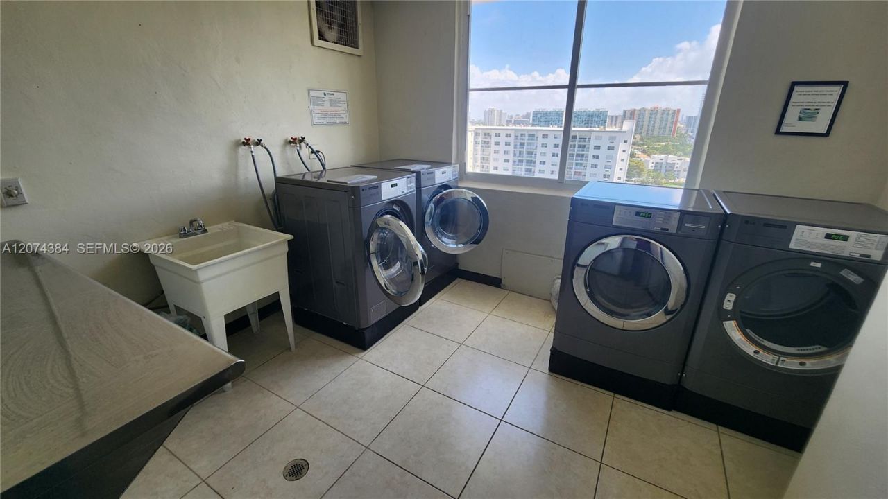 500 Bayview Dr , Unit 1725, Sunny Isles Beach, FL 33160 Photo