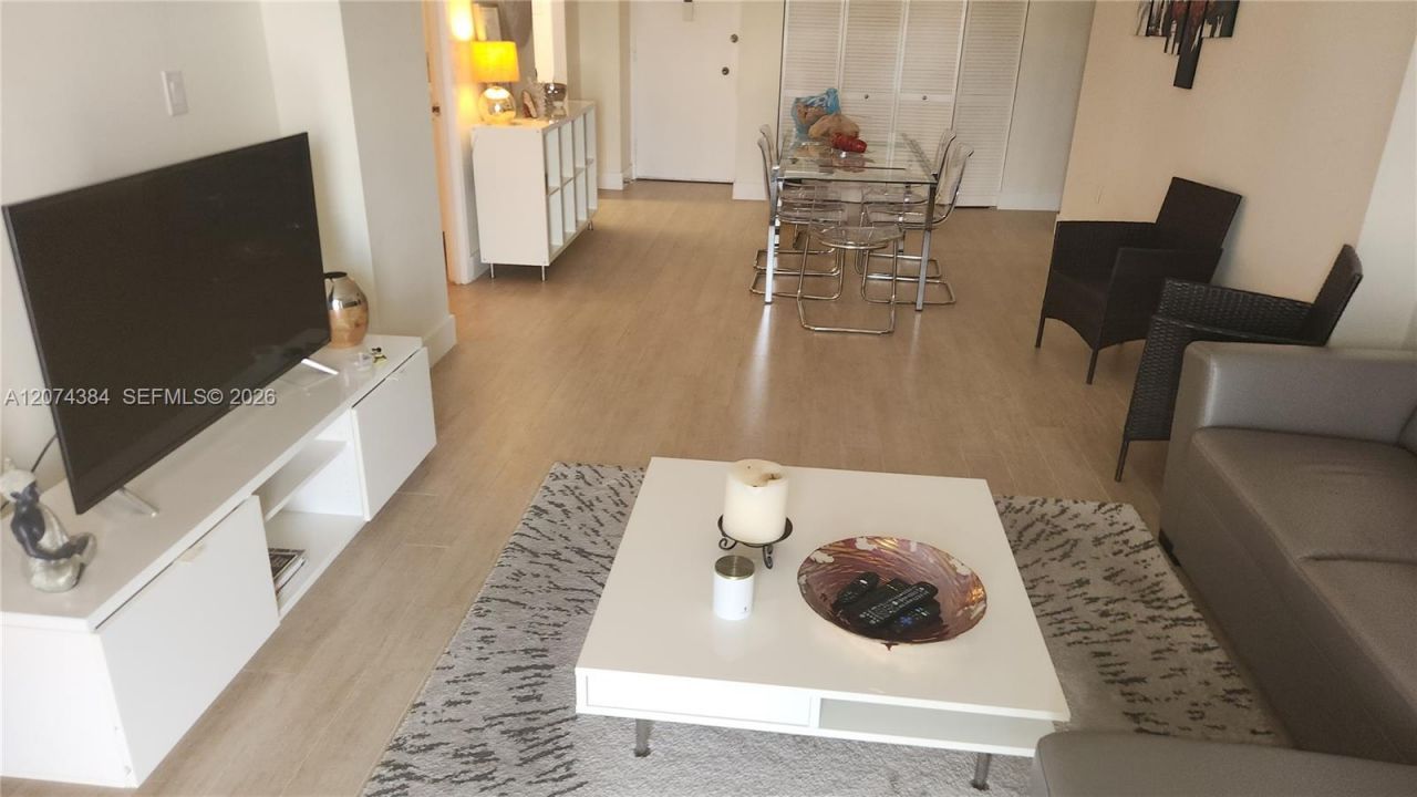 500 Bayview Dr , Unit 1725, Sunny Isles Beach, FL 33160 Photo