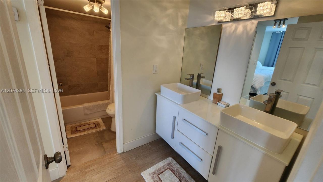 500 Bayview Dr , Unit 1725, Sunny Isles Beach, FL 33160 Photo
